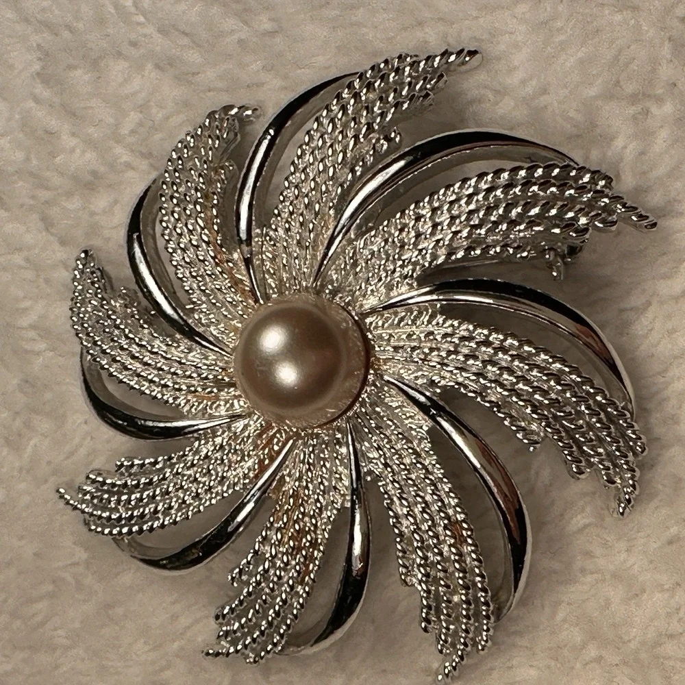 Vintage 1960's Sarah Coventry‎ Signed Faux Pearl Pinwheel Pin  Brooch